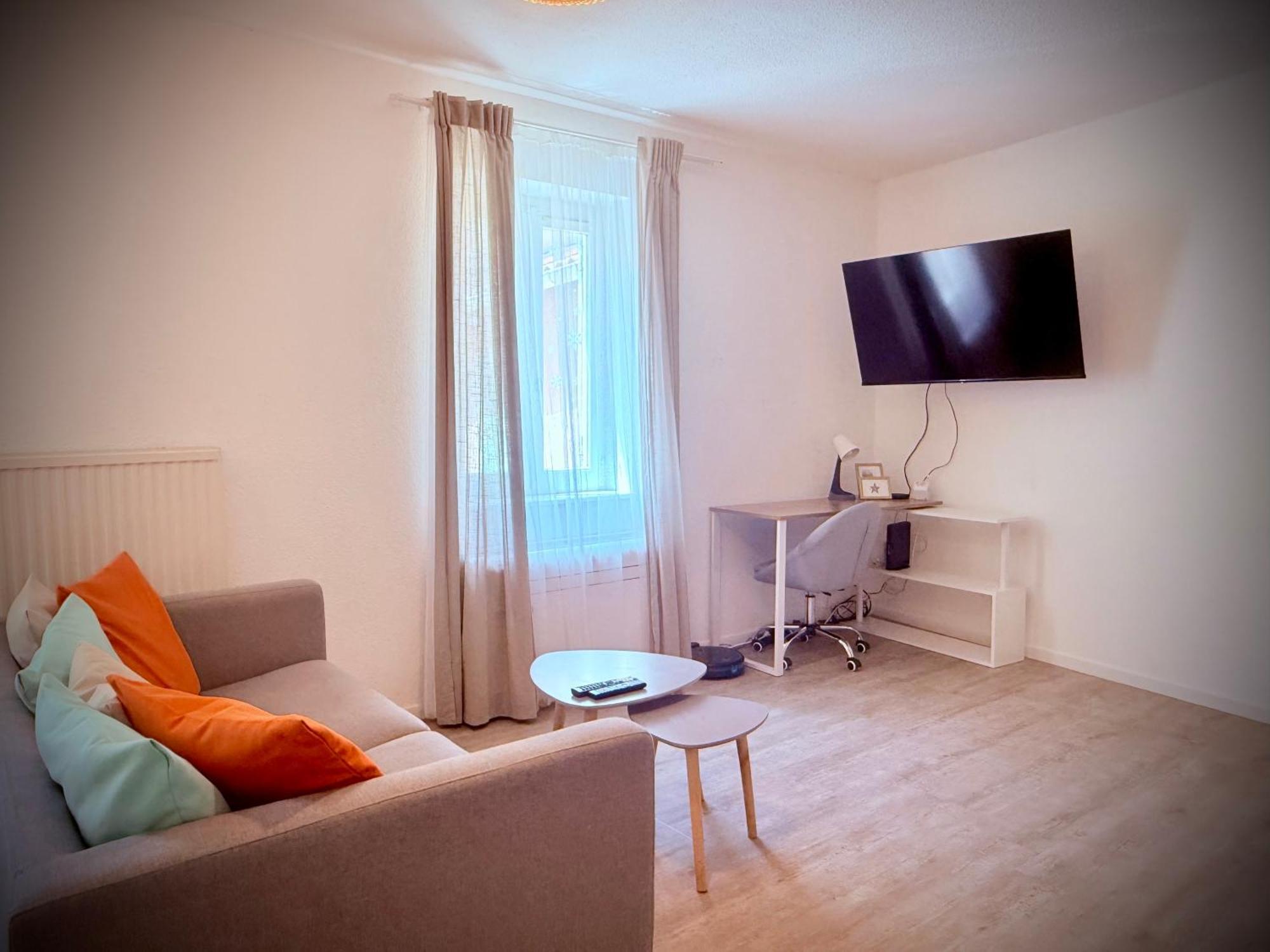 50m2-free Private Parking-self Check In !! 50m2 Intramuros-parking Prive Gratuit-arrivee Autonome!! Avignon