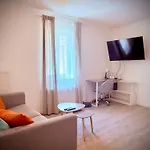 Apartment 50M2-Free Private Parking-Self Check In !! Appartement 50M2 Intramuros-Parking Prive Gratuit-Arrivee Autonome!!